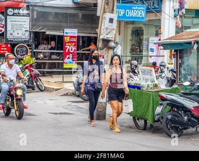 PATTAYA, THAILANDIA - 05 aprile 2021: Un'istantanea dalla vita di strada di Soi Buakhao nel distretto di Pattaya Chonburi Thailandia Asia meridionale Foto Stock