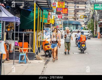 PATTAYA, THAILANDIA - 05 aprile 2021: Un'istantanea dalla vita di strada di Soi Buakhao nel distretto di Pattaya Chonburi Thailandia Asia meridionale Foto Stock