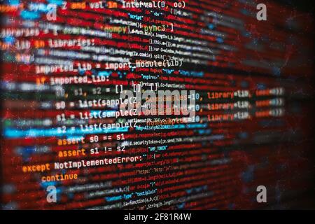 Foto di primo piano del notebook. Utilizzo di CSS, JavaScript e HTML. Visualizzazione del codice sorgente della funzione. Background tecnologico IT astratto. Fonte software co Foto Stock