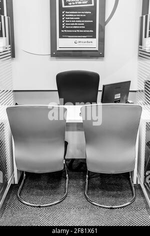 JOHANNESBURG, SUDAFRICA - 13 marzo 2021: Johannesburg, Sudafrica - 16 2012 luglio: Interno di una moderna Banca Africana Foto Stock