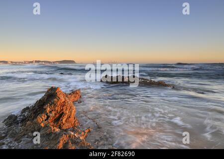 Dawn al Currumbin Alley, Gold Coast, Queensland, Australia. Foto Stock