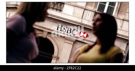 H.S.B.C. Banca a Sloan Squarepic David Sandison 2/8/2004 hsbc Foto Stock