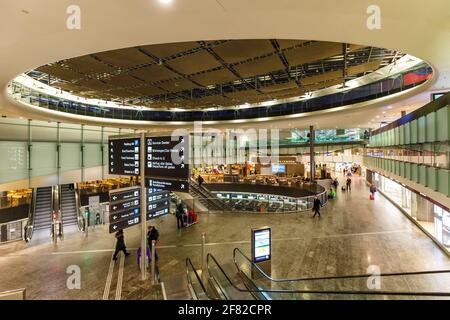 Zurigo, Svizzera – 22 febbraio 2018: Centro aeroportuale Zürich all'aeroporto di Zurigo (ZRH) in Svizzera. Foto Stock