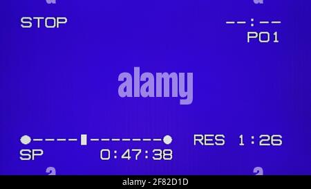 Schermo blu VHS analogico reale con azioni STOP e rew Foto Stock
