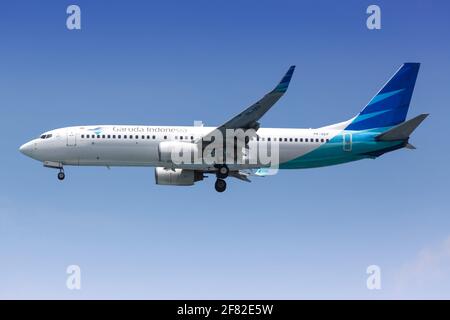 Giacarta, Indonesia – 26. Gennaio 2018: Garuda Indonesia Boeing 737-800 all'aeroporto di Giacarta (CGK) in Indonesia. Boeing è un costruttore di aeromobili basato Foto Stock