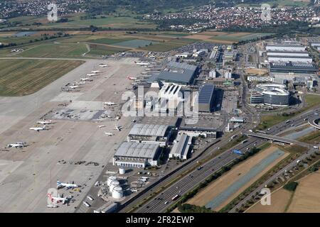 Stoccarda, Germania – 2 settembre 2016: Foto aerea dell'aeroporto di Stoccarda (Str) in Germania. Foto Stock