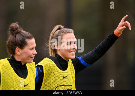 ZEIST, PAESI BASSI - APRILE 11: Jill Roord dei Paesi Bassi durante una sessione di allenamento della Nazionale Olandese di Calcio delle Donne al KNVB Campus il 11 Aprile 2021 a Zeist, Paesi Bassi. (Foto di Patrick Goosen/Orange Pictures) Foto Stock