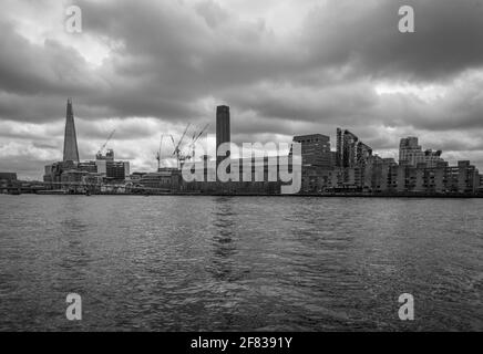 Una passeggiata lungo il Tamigi Foto Stock