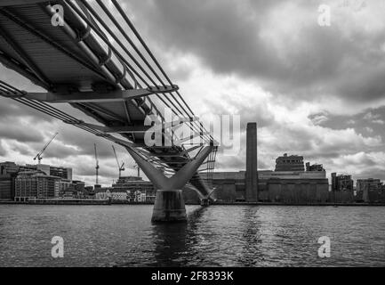 Una passeggiata lungo il Tamigi Foto Stock