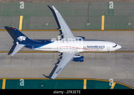 Los Angeles, Stati Uniti d'America - 20. Febbraio 2016: Aeromexico Boeing 737-800 all'aeroporto di Los Angeles (LAX) negli Stati Uniti. Boeing è un produttore di aeromobili con sede a S. Foto Stock