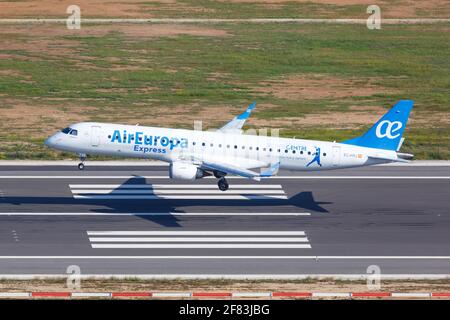 Palma de Mallorca, Spagna - 11 maggio 2018: Aereo Air Europa Express Embraer 195 all'aeroporto di Palma de Mallorca (PMI) in Spagna. Foto Stock