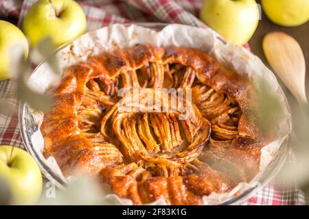 Torta di mele rustica (stile francese)- primo piano della foto Foto Stock