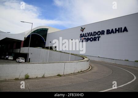 salvador, bahia, brasile - 23 dicembre 2020: Facciata dell'aeroporto internazionale della città di Salvador. La sede è amministrata da Vinci Airpor Foto Stock