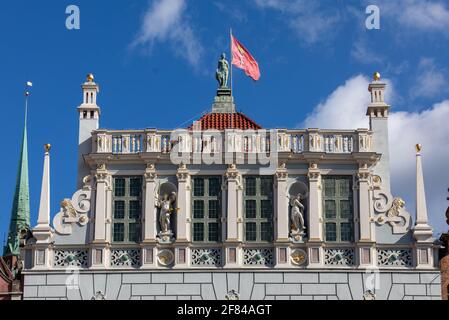 Gdansk, Polonia - 6 settembre 2020: Artus Court a Long Market Street a Gdansk. Polonia Foto Stock