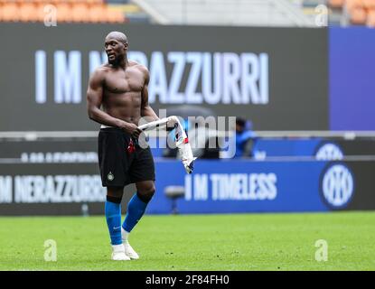 Milano, Italia. 11 Apr 2021. Romelu Lukaku del FC Internazionale durante la Serie Italiana 2020/21 UNA partita di calcio tra il FC Internazionale e Cagliari Calcio allo Stadio Giuseppe Meazza.Punteggio finale; Inter 1:0 Cagliari. (Foto di Fabrizio Carabelli/SOPA Images/Sipa USA) Credit: Sipa USA/Alamy Live News Foto Stock