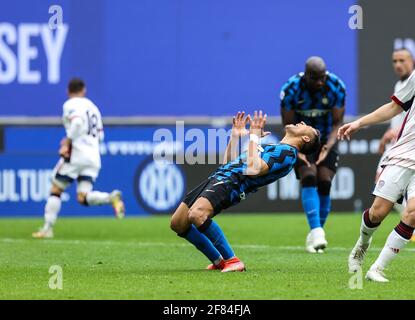 Milano, Italia. 11 Apr 2021. Alexis Sanchez del FC Internazionale reagisce durante la partita di calcio 2020/21 tra FC Internazionale e Cagliari Calcio allo stadio Giuseppe Meazza.Punteggio finale; Inter 1:0 Cagliari. (Foto di Fabrizio Carabelli/SOPA Images/Sipa USA) Credit: Sipa USA/Alamy Live News Foto Stock