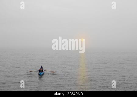 Sidmouth nell'isola di Wight in una mattinata foggosa Foto Stock