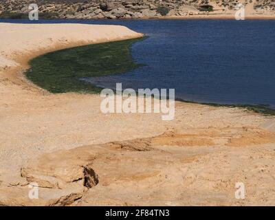 Fiume in Armacaou de Pera sulla costa dell'algarve di Portogallo Foto Stock