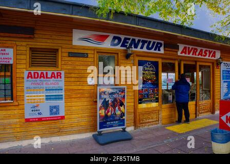 Conosciuto in turco come Bogazici (lo stretto), collega il Mar Nero con il Mare di Marmara e, con lo stretto di Dardanelli (a Canakkale), separa E. Foto Stock