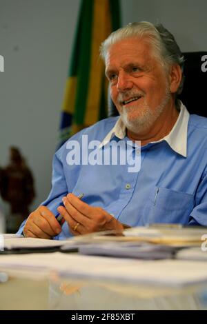 salvador, bahia / brasile - 27 dicembre 2013: Jaques Wagner, Governatore di Bahia è visto alla sede del governatore presso il Cente amministrativo Foto Stock