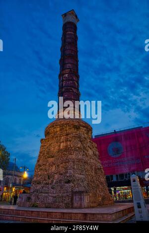 La colonna di Costantino è una colonna monumentale romana costruita Per l'imperatore romano Costantino il Grande a commemorare la dedicazione Di Costantinopoli o Foto Stock