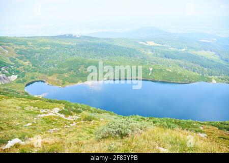 Lago glaciale sui Monti Krkonose Foto Stock