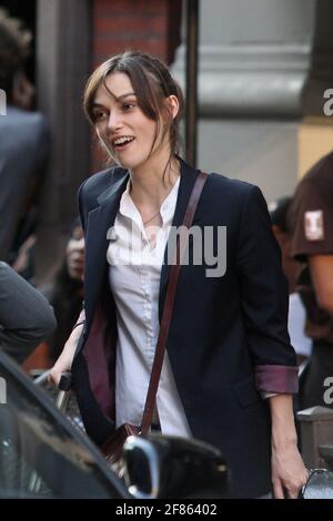 Keira Knightsley sul set di 'Can A Song Save Your Life?' A New York il 12 luglio 2012. Il titolo del film è stato cambiato da 'Can a Song Save Your Life?' Per 'ricominciare'. Foto: Henry McGee/MediaPunch Foto Stock