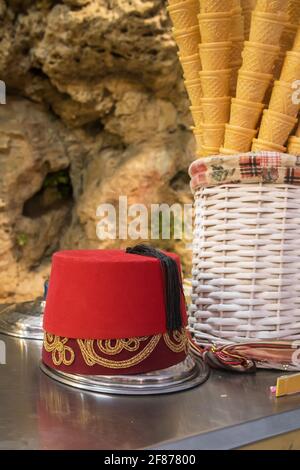 Gelato tradizionale turco dondurma da vicino in Turchia. Foto Stock