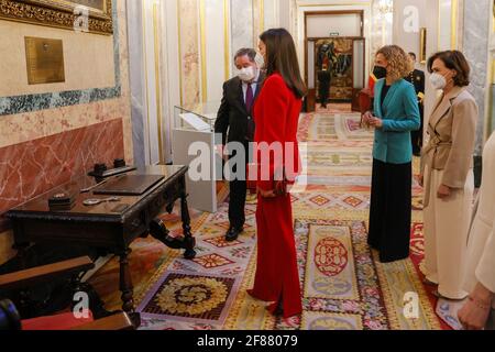 Madrid, Spagna. 12 Aprile 2021. La regina Letizia di Spagna partecipa al tributo alla figura di Clara Campoamor al Congresso dei deputati il 12 aprile 2021 a Madrid, Spagna. Foto di Archie Andrews/ABACAPRESS.COM Credit: Abaca Press/Alamy Live News Foto Stock