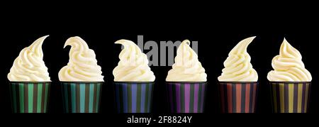 Fila di sei colorate vasche a righe di morbido servire twirled gelato alla vaniglia in forme diverse su sfondo nero in un banner panorama in un cibo st Foto Stock