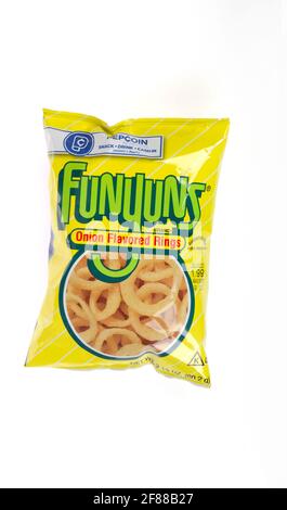 Funyuns cipolla Flavored anelli snack Bag by Frito-Lay Company isolato su bianco Foto Stock