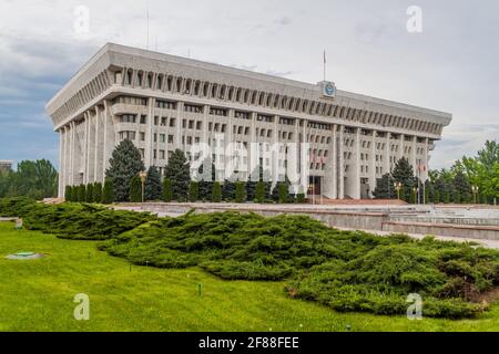 Jogorku Kenesh Parlamento della Repubblica del Kirghizistan a Bishkek, capitale del Kirghizistan. Foto Stock