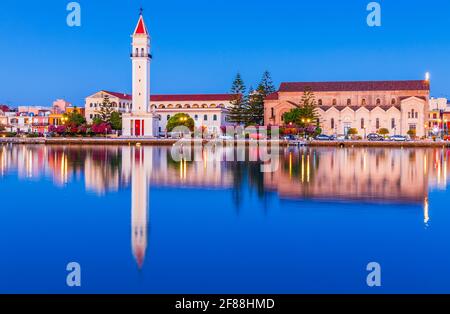 Zante, Grecia. Vista mattutina della città di Zante con la Chiesa di San Dionisios. Foto Stock