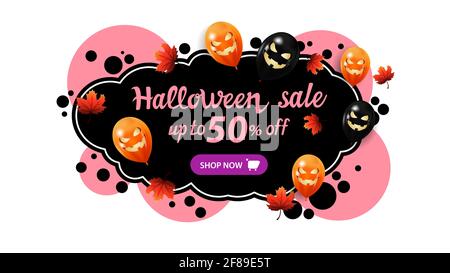 Sconti di Halloween, fino a 50 di sconto, banner creativo con stile graffiti. Modello con bolle, foglie autunnali e palloncini di Halloween. Foto Stock