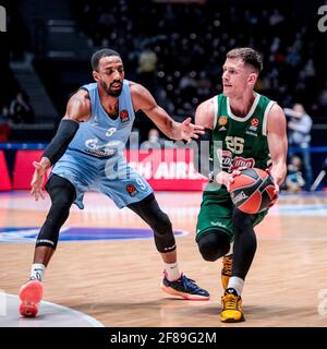 SINT PETERSBURG, OLANDA - APRILE 12: Austin Hollins di BC Zenit, Nemanja Nedovic di BC Panathinaikos durante la partita Eurolega tra BC Zenit Foto Stock