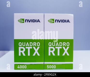 Vista laterale della confezione di due nuove GPU Nvidia quadro RTX 4000 e RTX 5000 basate sulla microarchitettura Turing e con raggio in tempo reale Foto Stock