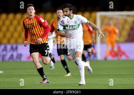 Benevento, Italia. 12 Aprile 2021. Gian Marco Ferrari di US Sassuolo in azione durante la Serie A partita di calcio tra Benevento Calcio e US Sassuolo allo stadio Ciro Vigorito di Benevento (Italia), 12 aprile 2021. Photo Cesare Purini/Insifefoto Credit: Insifefoto srl/Alamy Live News Foto Stock