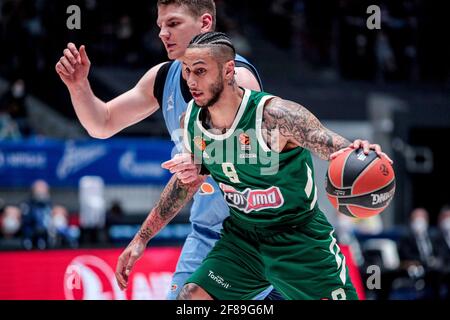 SINT PETERSBURG, OLANDA - APRILE 12: Zach Auguste di BC Panathinaikos durante la partita Eurolega tra BC Zenit e BC Panatinaikos a Olympic Foto Stock