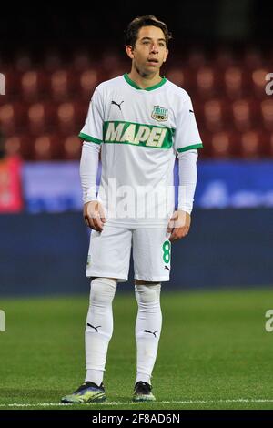 Benevento, Italia. 12 Aprile 2021. Maxime Lopez giocatore di Sassuolo, durante la partita del campionato italiano di calcio Serie A tra Benevento vs Sassuolo risultato finale 0-1, partita disputata allo stadio del Ciro Vigorito di Benevento. Italia, 12 aprile 2021. (Foto di Vincenzo Izzo/Sipa USA) Credit: Sipa USA/Alamy Live News Foto Stock