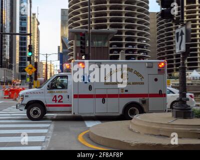 Ambulanza del reparto dei vigili del fuoco di Chicago. Foto Stock