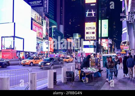 Times Square, Lifestyle at Night, New York, USA Foto Stock