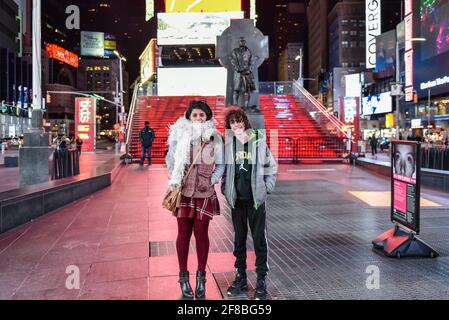 Ritratti di turisti latinoamericani nella città di New York, Stati Uniti Foto Stock