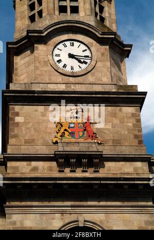 Adelaide, Australia - 30 gennaio 2008: Campanile del municipio con stemma nella capitale dell'Australia Meridionale Foto Stock