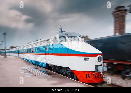 Vecchio treno sovietico ad alta velocità . Il primo treno ad alta velocità che collega Mosca e San Pietroburgo Foto Stock