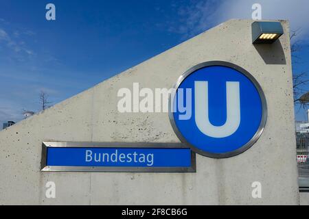 Bundestag, U55 è un U-Bahn linea nella capitale tedesca Berlino città Foto Stock