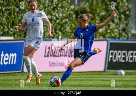 Firenze, Italia. 13 Aprile 2021. Coverciano Technical Center, Florence, Italy, 13 Apr 2021, Valentina Cernoia (Italy) durante le Donne & 39;s friendly match - Italy vs Iceland, Italian Soccer Team - Photo Fabio Fagiolini / LM Credit: Live Media Publishing Group/Alamy Live News Foto Stock