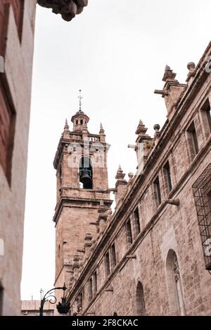 Architettura gotica tradizionale nel centro storico di Valencia, in Spagna. Foto Stock