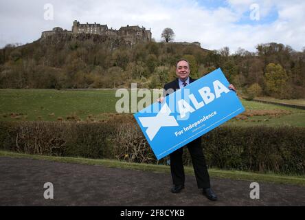 Il leader DEL partito ALBA Alex Salmond durante una telefonata al Castello di Stirling per segnare l'inizio della campagna Mid Scotland and Fife del partito, prima delle elezioni parlamentari scozzesi. Data immagine: Martedì 13 aprile 2021. Foto Stock