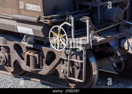 Treno ruote e serbatoio su un treno merci in un vano di carico impianto di produzione Foto Stock