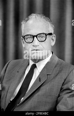 Arizona Senatore Barry Goldwater, testa e spalle Ritratto, Marion S. Trikosko, settembre 1962 Foto Stock